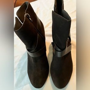 Chinese Laundry Chocolate Suede Bootie with Inner Zip Closure Size 7.5